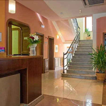 Hotell Zagreb 3*
