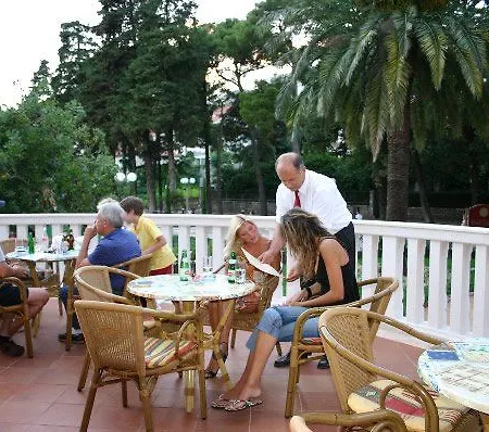 Zagreb 3*