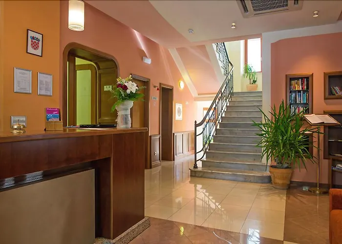 Otel Zagreb 3*